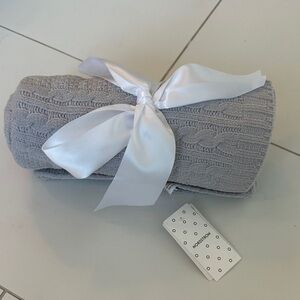 Nordstrom Gray Cable Knit Throw Blanket NWT